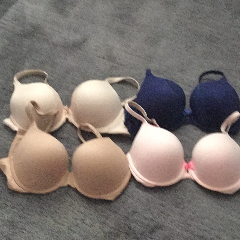 💜Lot of 4 EUC VS Bras💜